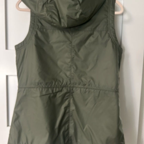 Columbia Olive Green Quilted Vest with hood - Picture 3 of 3